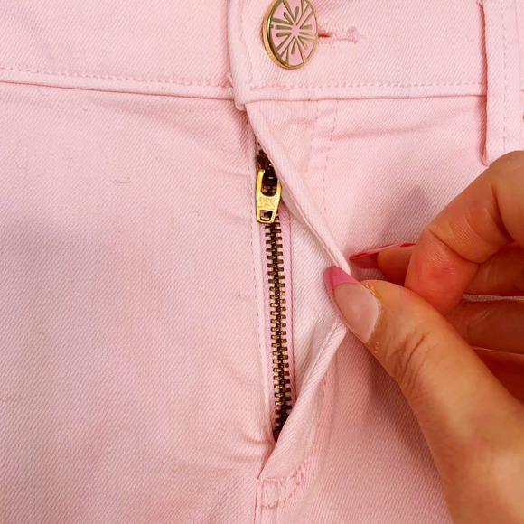 Lilly Pulitzer South Ocean High Rise Ruffle Hem Denim Shorts Stretch Pink Size 4 - Picture 7 of 11